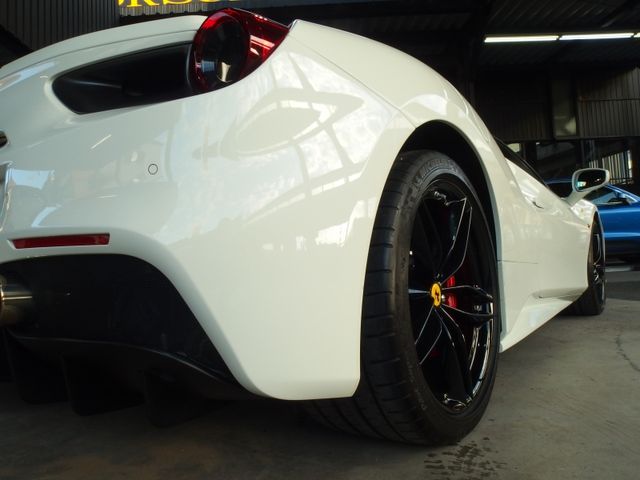 Ferrari 488 GTB 2016-09 417-11
