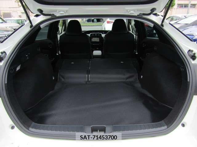 Toyota PRIUS 2019-08 298217-19