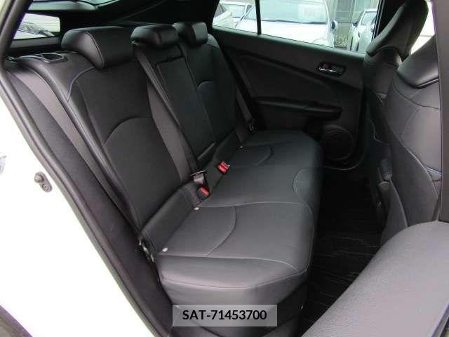 Toyota PRIUS 2019-08 298217-18