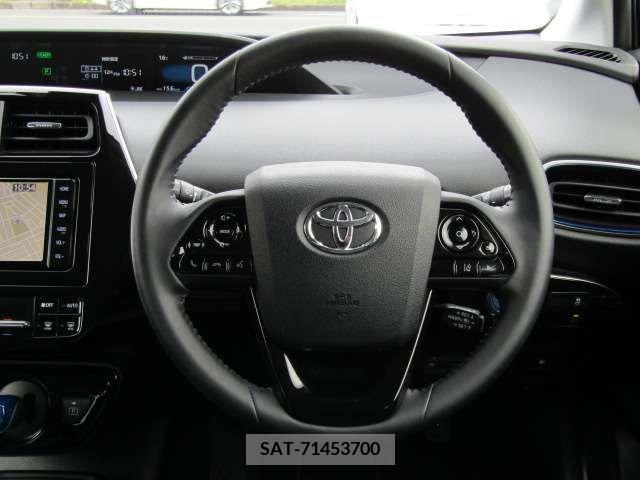 Toyota PRIUS 2019-08 298217-15