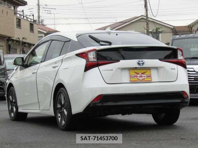Toyota PRIUS 2019-08 298217-8
