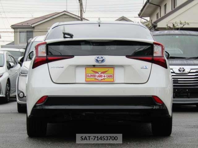 Toyota PRIUS 2019-08 298217-5