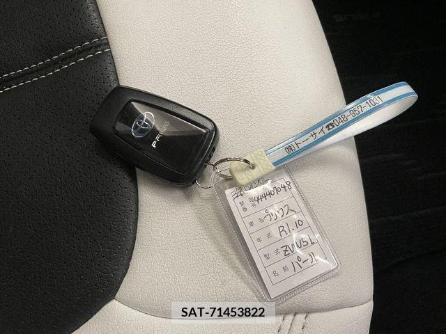 Toyota PRIUS 2019-10 366520-26