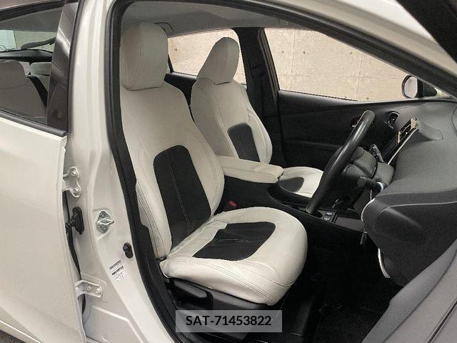 Toyota PRIUS 2019-10 366520-2