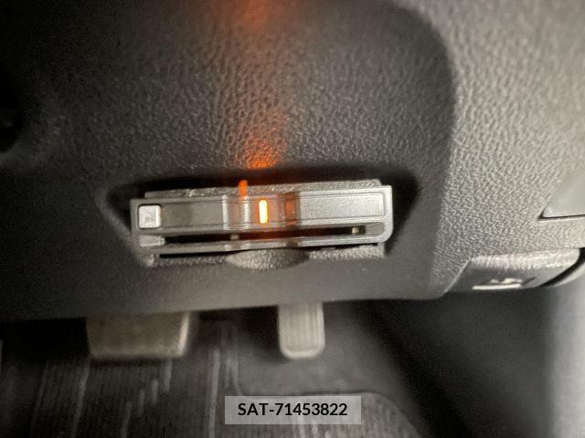 Toyota PRIUS 2019-10 366520-19