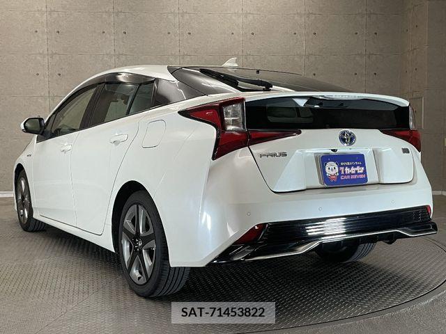 Toyota PRIUS 2019-10 366520-12