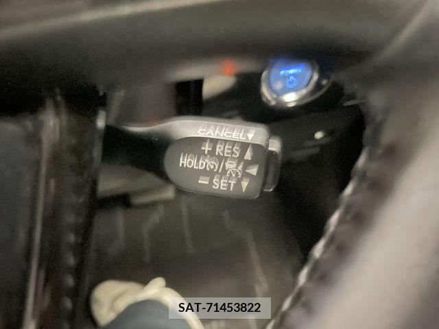 Toyota PRIUS 2019-10 366520-18