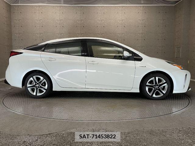 Toyota PRIUS 2019-10 366520-10