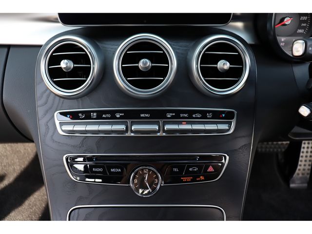 Mercedes Benz C-CLASS 2018-01 28096-11