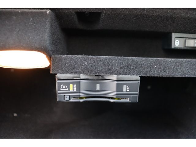 Mercedes Benz C-CLASS 2018-01 28096-10