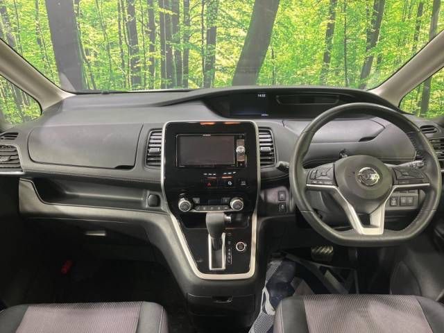 Nissan SERENA 2017-03 196380-1