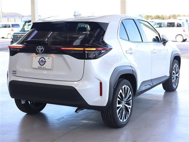 Toyota YARIS CROSS 2022-10 195812-3