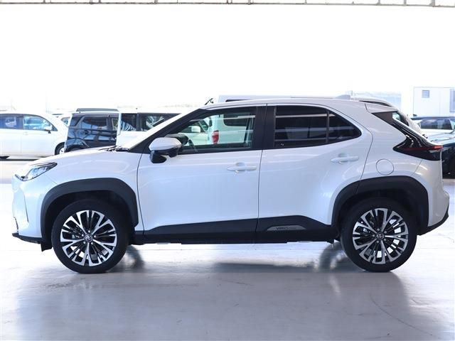 Toyota YARIS CROSS 2022-10 195812-6