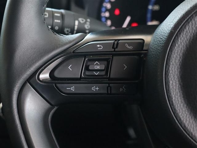 Toyota YARIS CROSS 2022-10 195812-19