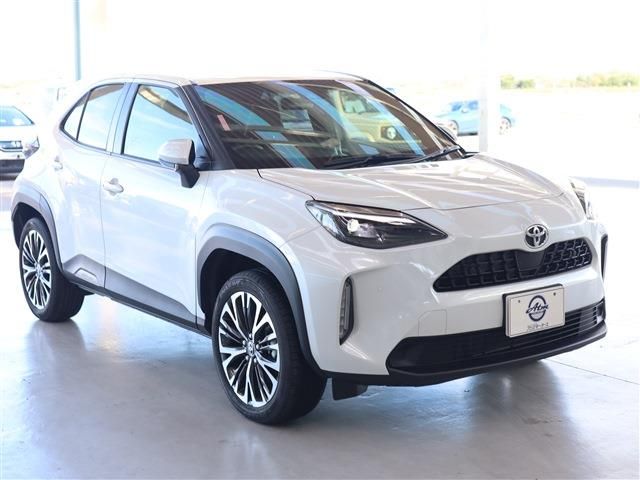 Toyota YARIS CROSS 2022-10 195812-2