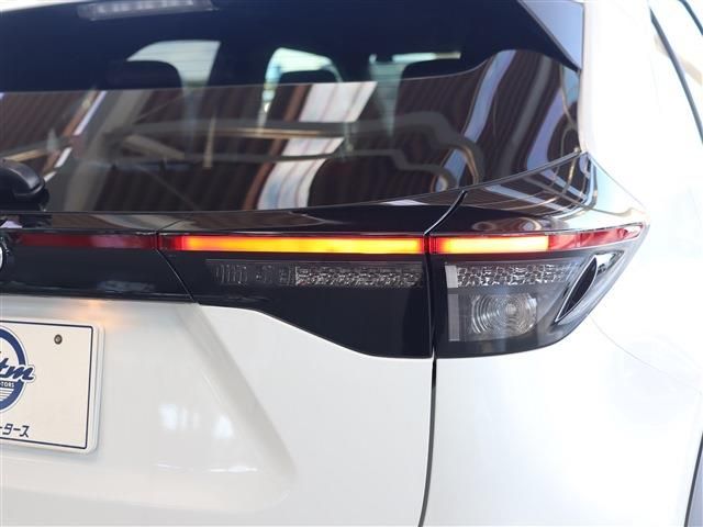 Toyota YARIS CROSS 2022-10 195812-8