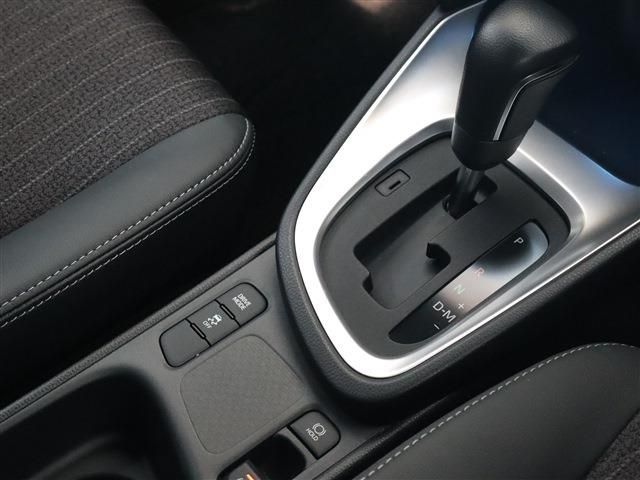 Toyota YARIS CROSS 2022-10 195812-14