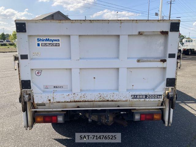 Mitsubishi CANTER 2017-04 294520-5