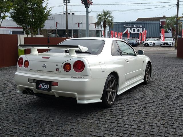 Nissan SKYLINE GT-R 2002-08 1564-3