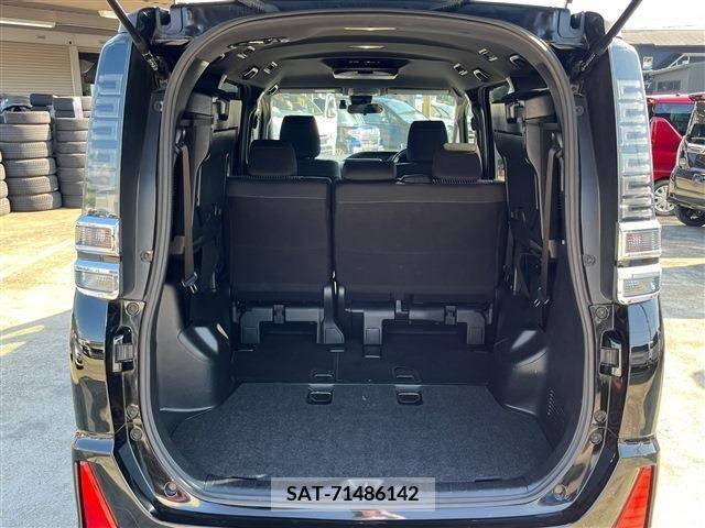 Toyota VOXY 2021-01 289195-6