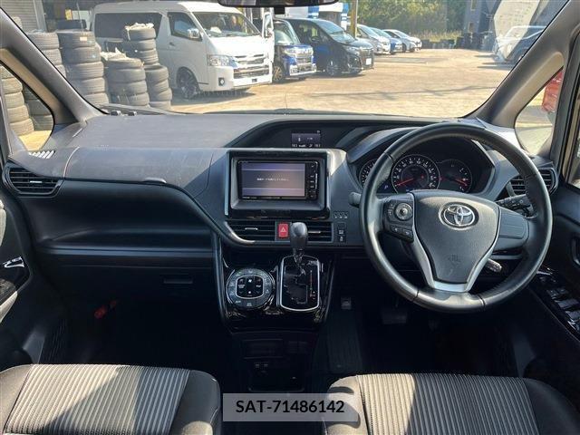 Toyota VOXY 2021-01 289195-1