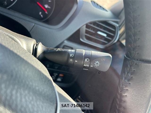 Toyota VOXY 2021-01 289195-23