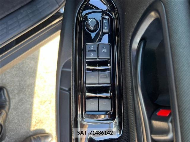 Toyota VOXY 2021-01 289195-14