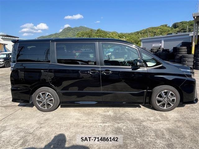 Toyota VOXY 2021-01 289195-12