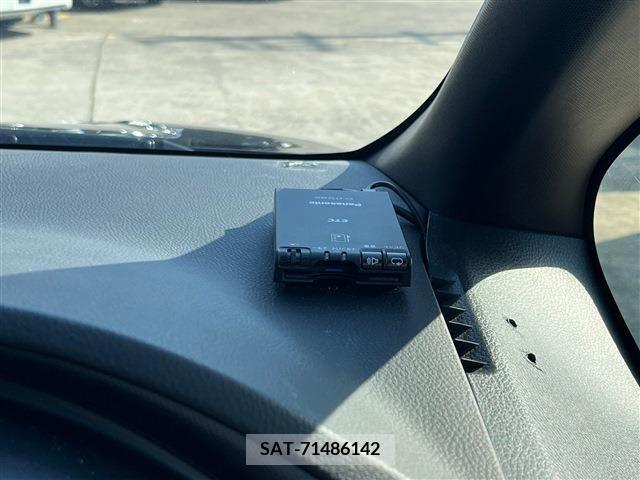 Toyota VOXY 2021-01 289195-27