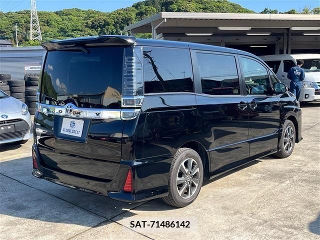 Toyota VOXY 2021-01 289195-11