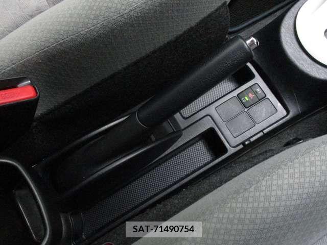 Toyota VITZ 2011-06 288635-19