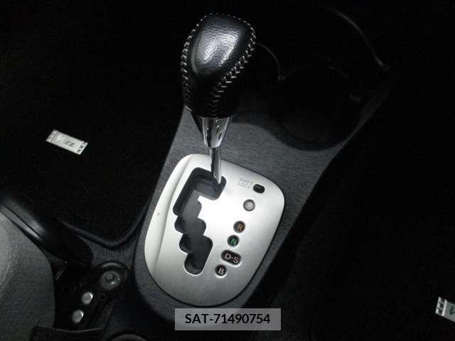 Toyota VITZ 2011-06 288635-18