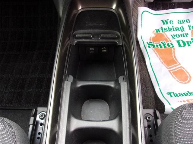Toyota AQUA 2021-08 184009-18