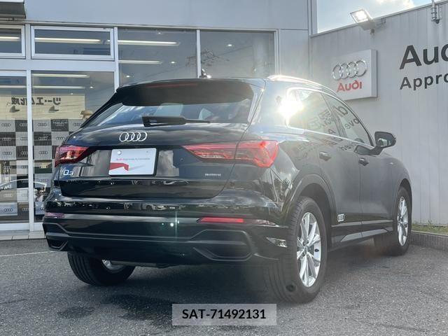 Audi Q3 2021-04 206188-1