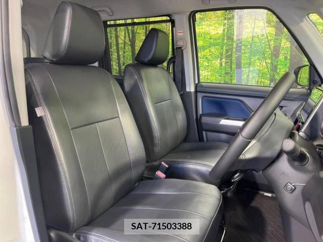 Toyota ROOMY 2019-03 379932-8