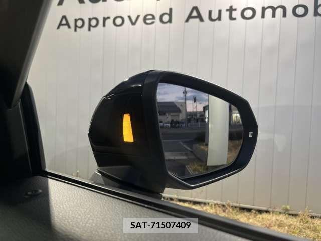 Audi Q2 2017-06 225662-9
