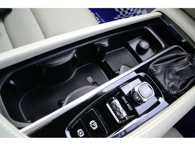 Volvo V90 2018-10 186815-12