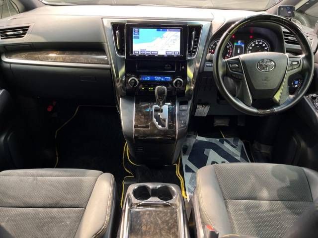 Toyota VELLFIRE 2016-09 8410-1