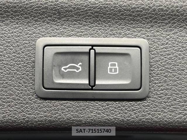 Audi Q3 2021-08 389453-5
