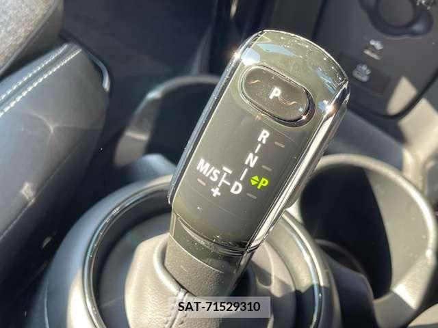 Bmw MINI 2023-02 221016-16