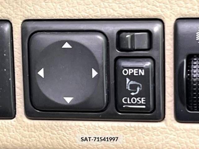 Nissan TIIDA 2010-05 251083-6