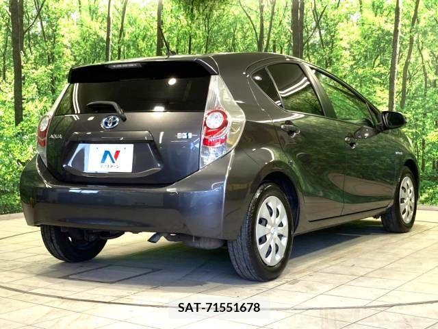 Toyota AQUA 2013-07 217967-17