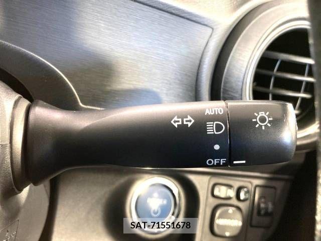 Toyota AQUA 2013-07 217967-6