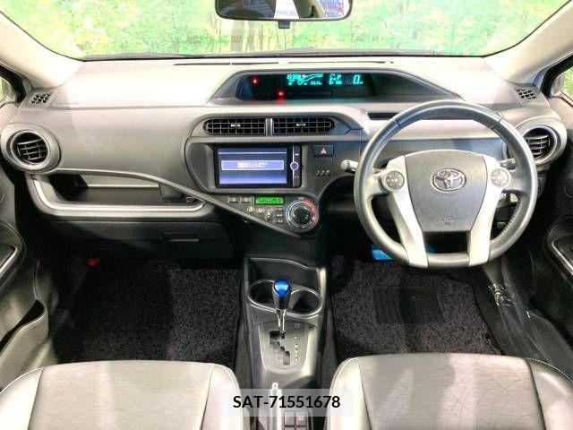 Toyota AQUA 2013-07 217967-1