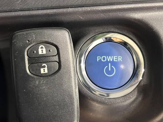 Toyota AQUA 2017-03 182534-7