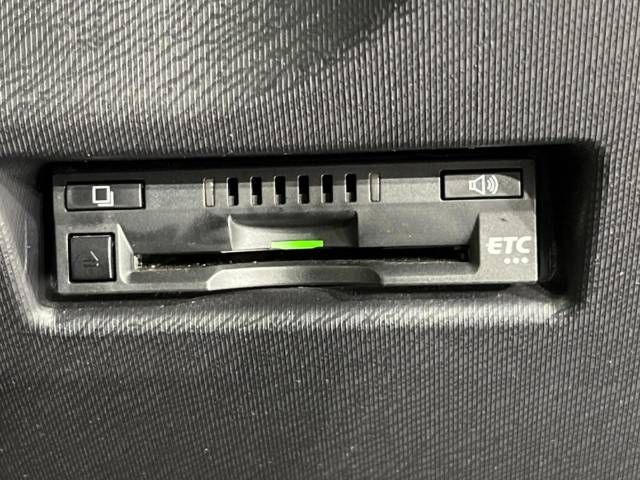 Toyota AQUA 2017-03 182534-6