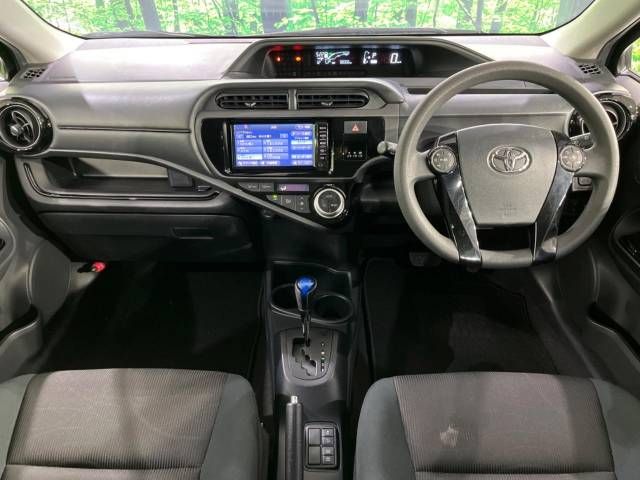 Toyota AQUA 2017-03 182534-1