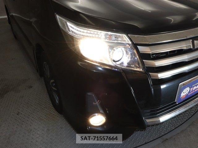 Toyota NOAH 2014-10 201334-17