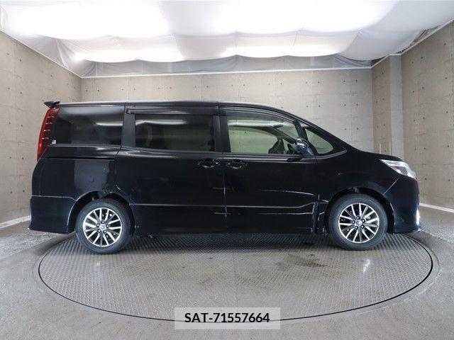 Toyota NOAH 2014-10 201334-21