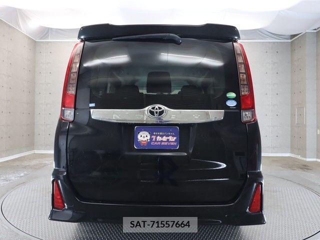 Toyota NOAH 2014-10 201334-22